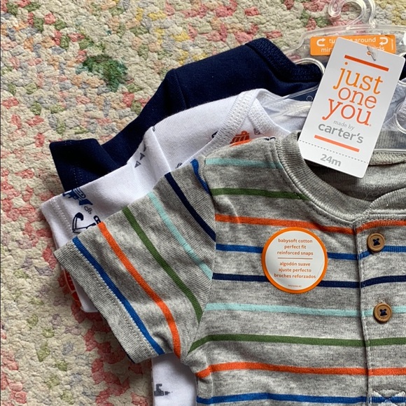 🧸Just one you by Carter’s baby boy bodysuit - Picture 4 of 7